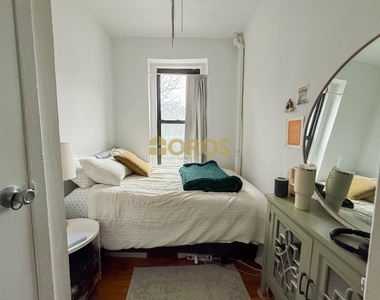 700 East 9th Street - Photo Thumbnail 5