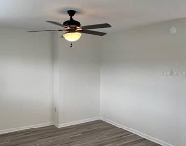 1033 S South Boulevard - Photo Thumbnail 16