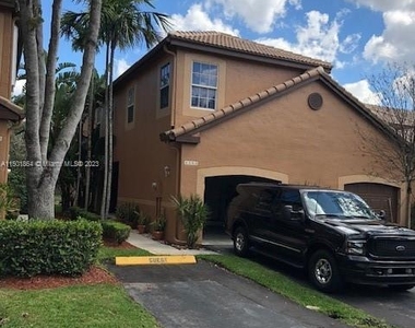 1366 Veracruz Ln - Photo Thumbnail 2