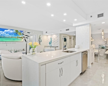 16485 Collins Ave - Photo Thumbnail 14