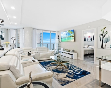 16485 Collins Ave - Photo Thumbnail 7