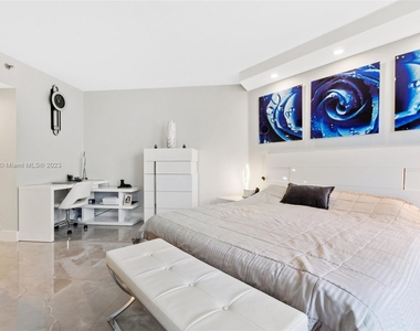 16485 Collins Ave - Photo Thumbnail 18