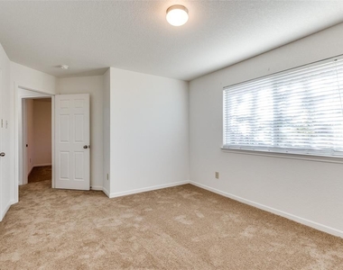 5810 Blackmore Avenue - Photo Thumbnail 15