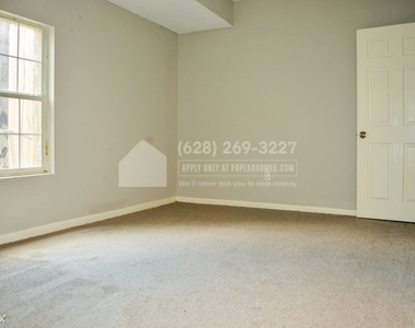 804 Pearl St Unit 1 - Photo Thumbnail 3