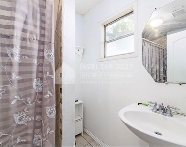 804 Pearl St Unit 1 - Photo Thumbnail 18