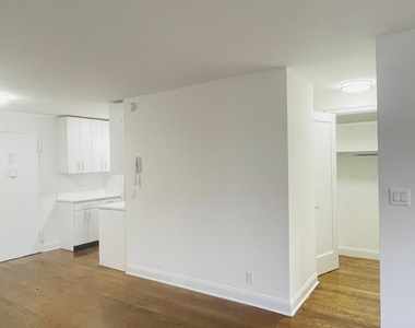 401 East 88th Street, 3c - Photo Thumbnail 2