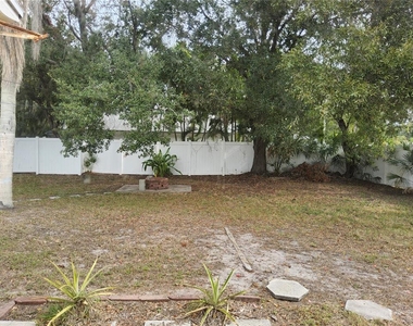 6013 Gulfport Boulevard S - Photo Thumbnail 9