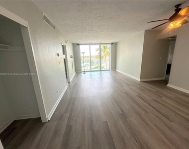 3001 S Ocean Dr - Photo Thumbnail 1