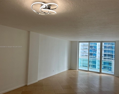 3001 S Ocean Dr - Photo Thumbnail 8