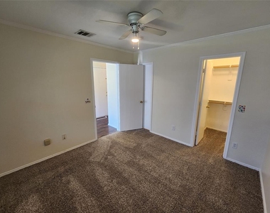 320 Celia Circle - Photo Thumbnail 6