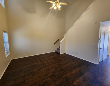 320 Celia Circle - Photo Thumbnail 13