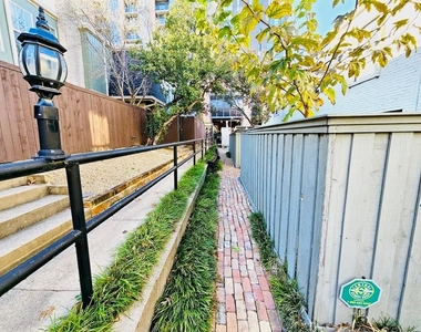 2727 Hood Street - Photo Thumbnail 1