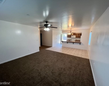 318 Sunset Ln - Photo Thumbnail 2