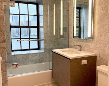 124 Columbia Heights - Photo Thumbnail 2