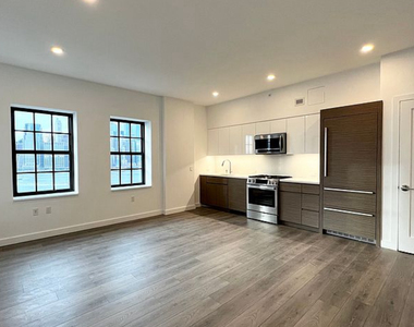 124 Columbia Heights - Photo Thumbnail 3