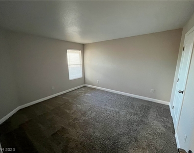 5055 W Hacienda Avenue - Photo Thumbnail 15