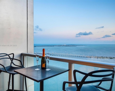 1425 Brickell Ave - Photo Thumbnail 23