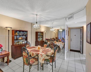 1831 Sabal Palm Dr - Photo Thumbnail 9