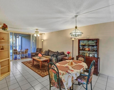 1831 Sabal Palm Dr - Photo Thumbnail 7