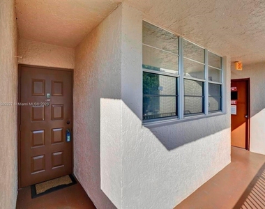 1831 Sabal Palm Dr - Photo Thumbnail 4