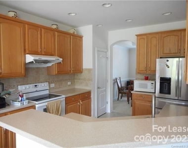 5905 Cactus Valley Road - Photo Thumbnail 7