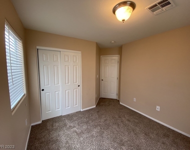 5680 Woods Crossing Street - Photo Thumbnail 45