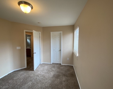 5680 Woods Crossing Street - Photo Thumbnail 49