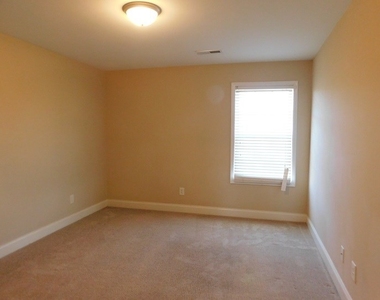 2850 Foxcroft Circle - Photo Thumbnail 43