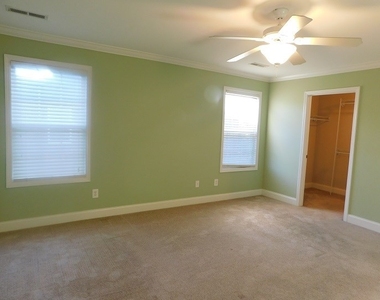 2850 Foxcroft Circle - Photo Thumbnail 26