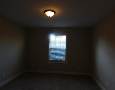 2850 Foxcroft Circle - Photo Thumbnail 34