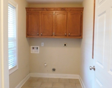 2850 Foxcroft Circle - Photo Thumbnail 20