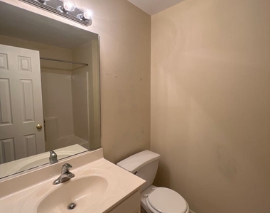 324 Ivy Glen Ct - Photo Thumbnail 8