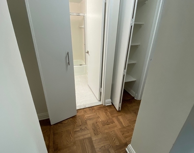 East 71st Street - Photo Thumbnail 7