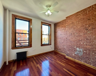 2252 1st Avenue - Photo Thumbnail 5