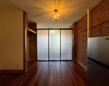 2252 1st Avenue - Photo Thumbnail 2