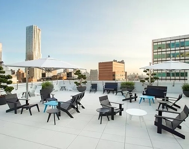 Water Street - Photo Thumbnail 12