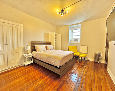 74 Cornelia Street - Photo Thumbnail 4