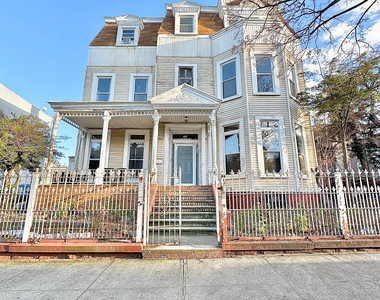 74 Cornelia Street - Photo Thumbnail 1