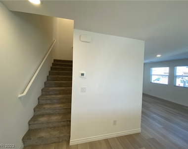 10713 Norfolk View Court - Photo Thumbnail 13