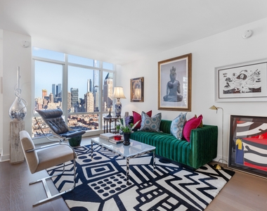 450 West 42nd Street - Photo Thumbnail 1