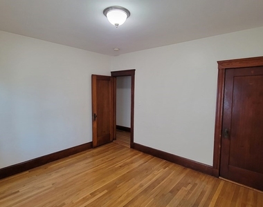 83 Belgrade Ave - Photo Thumbnail 11