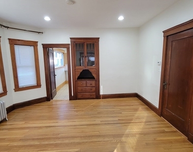 83 Belgrade Ave - Photo Thumbnail 6