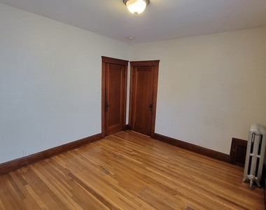 83 Belgrade Ave - Photo Thumbnail 13