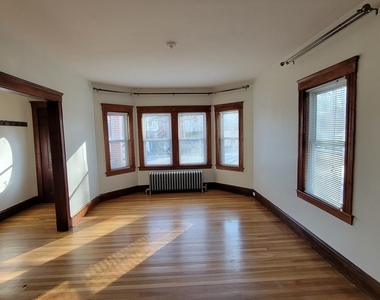 83 Belgrade Ave - Photo Thumbnail 5