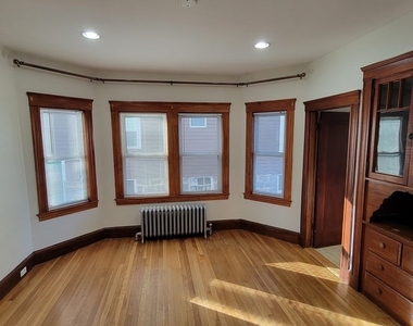 83 Belgrade Ave - Photo Thumbnail 8