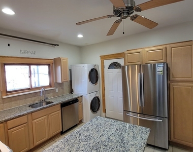 83 Belgrade Ave - Photo Thumbnail 20