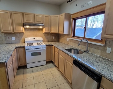 83 Belgrade Ave - Photo Thumbnail 19