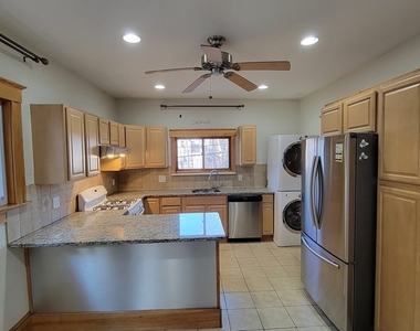 83 Belgrade Ave - Photo Thumbnail 18