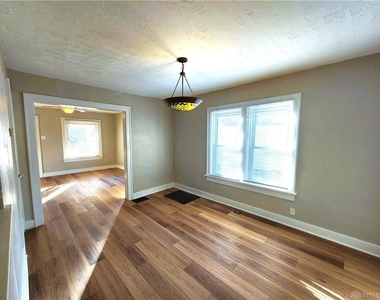 1331 Oakdale Avenue - Photo Thumbnail 8