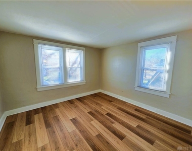 1331 Oakdale Avenue - Photo Thumbnail 12